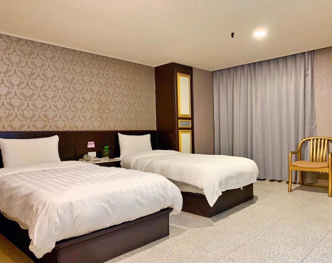 Jing Dian Business Hotel Taoyuan Exterior foto